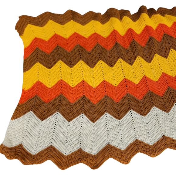 Vintage Handmade 70s 80s Crochet Chevron Blanket Grandma Afghan 58" x 40" - Picture 2 of 3